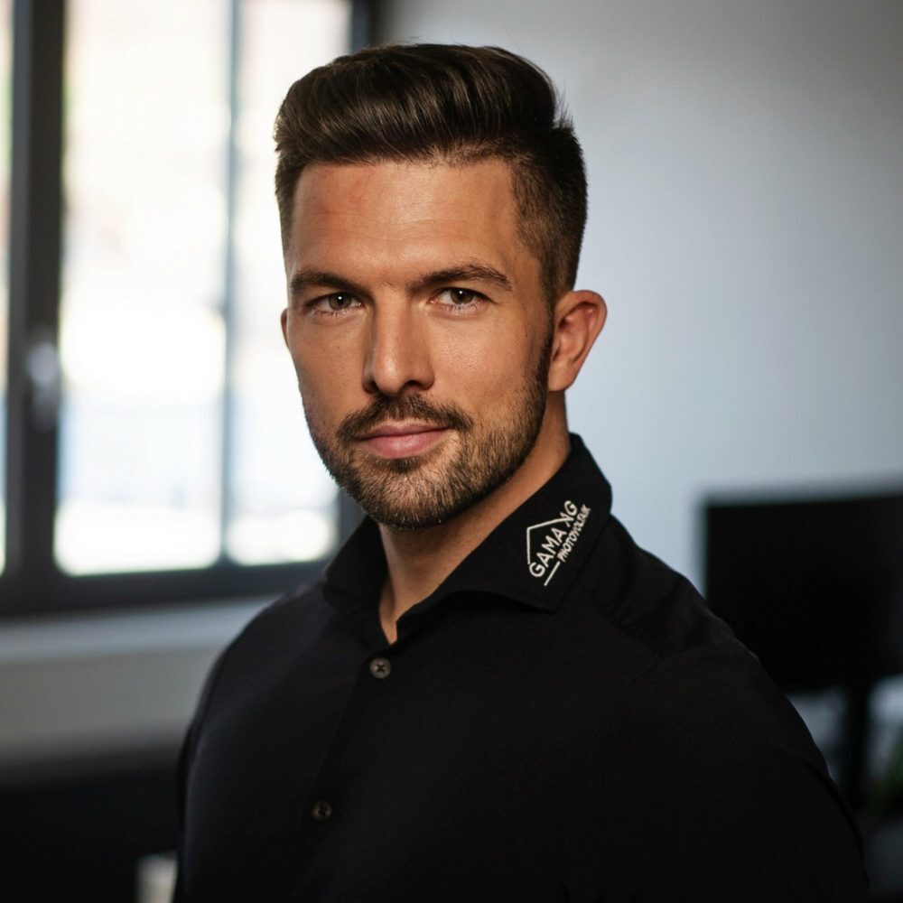 Robert-G-scaled-qxprksoopdvn1vtjof0gowjqovox8pu6tuz0ovhb0w